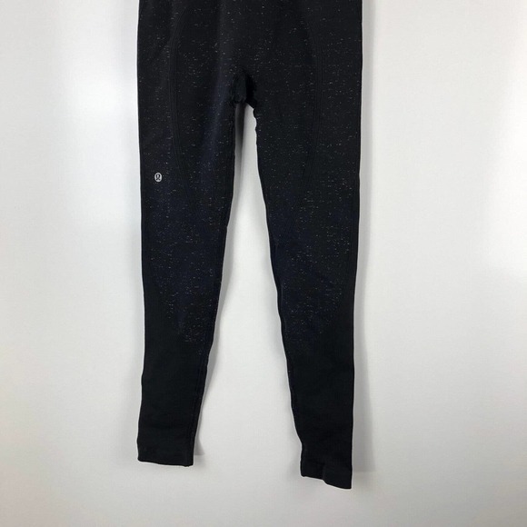 Lululemon Free To Flow 7/8 Tight Black White Women's Size 2 or 4 No Size Dot - Picture 9 of 11